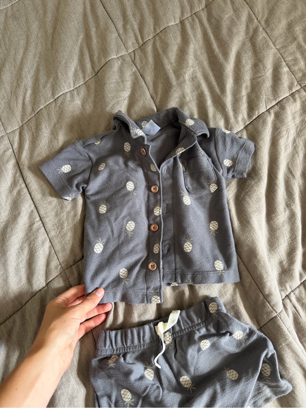 CARTERS PINEAPPLE SET - Picture 5 of 10